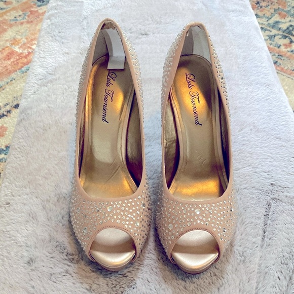 Rose gold platform pumps with rhinestones - Picture 1 of 9